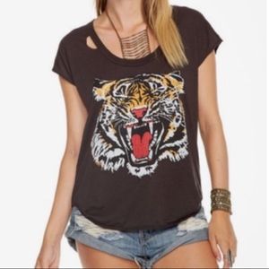 chaser tiger tee